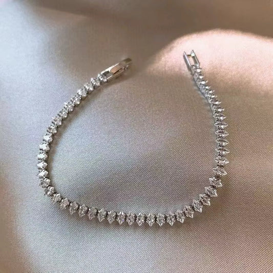 Vethoria – Luxury Paved Bracelet