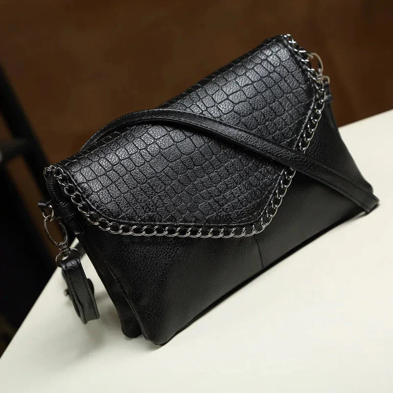 Bolsa de Ombro Feminina Cecy em Couro Sintético
