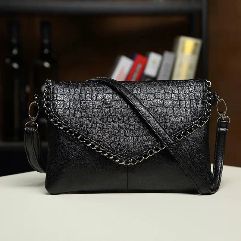 Bolsa de Ombro Feminina Cecy em Couro Sintético