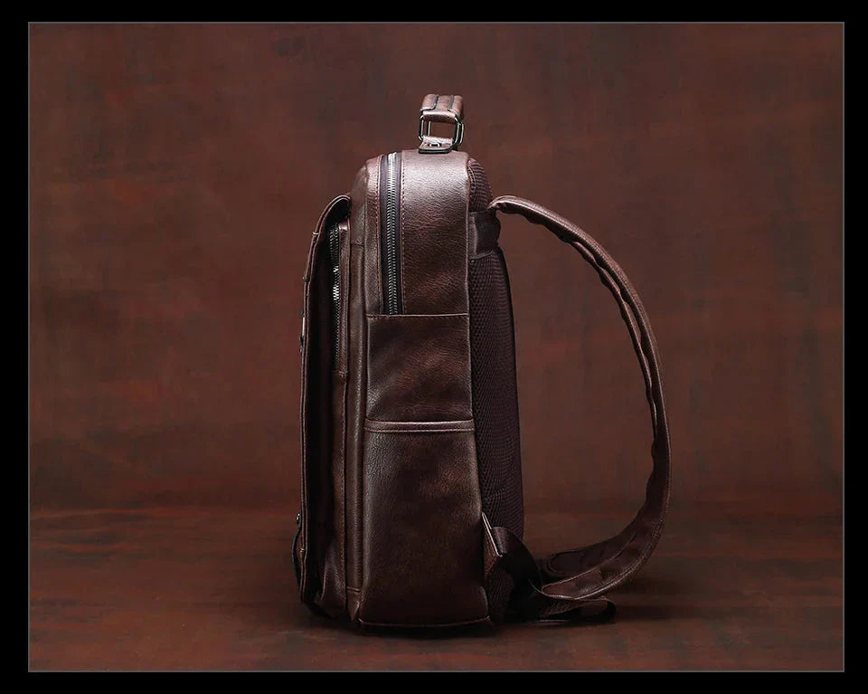 Mochila NomadTrail em Couro Sintético