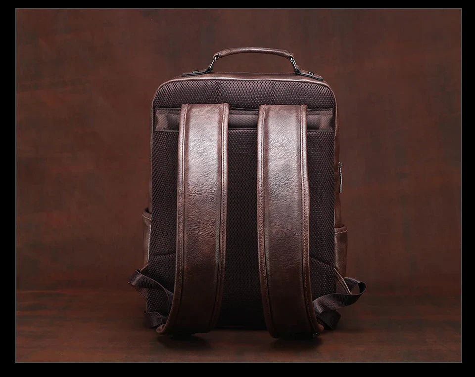 Mochila NomadTrail em Couro Sintético