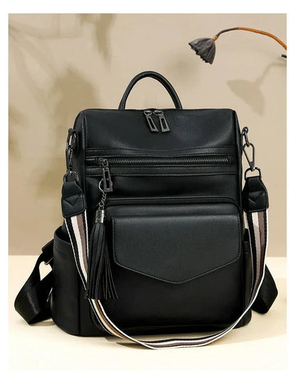 Mochila Feminina com Necessaire em Couro Sintético
