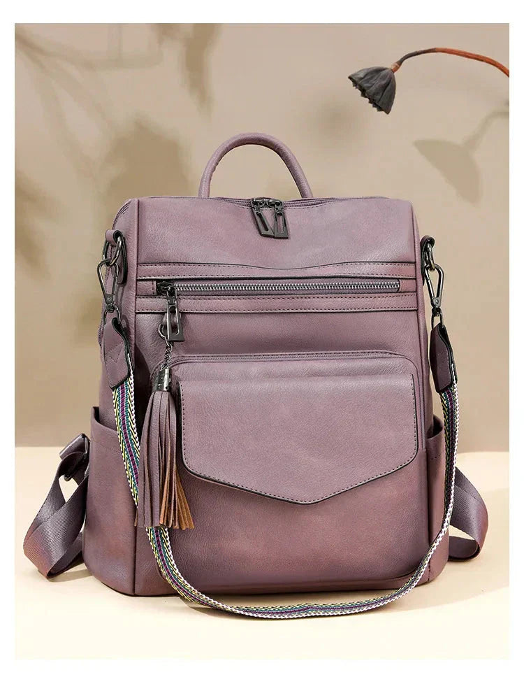 Mochila Feminina com Necessaire em Couro Sintético