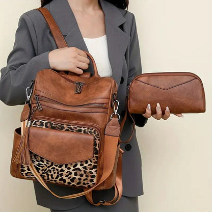 Mochila Feminina com Necessaire em Couro Sintético