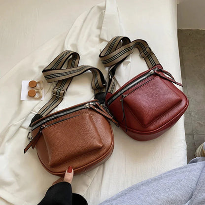 Bolsa Feminina Urbana em Couro Sintético