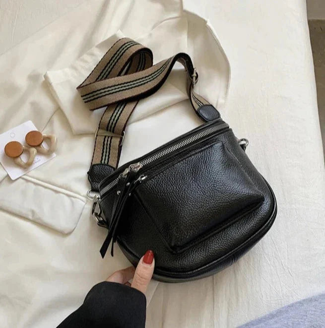 Bolsa Feminina Urbana em Couro Sintético