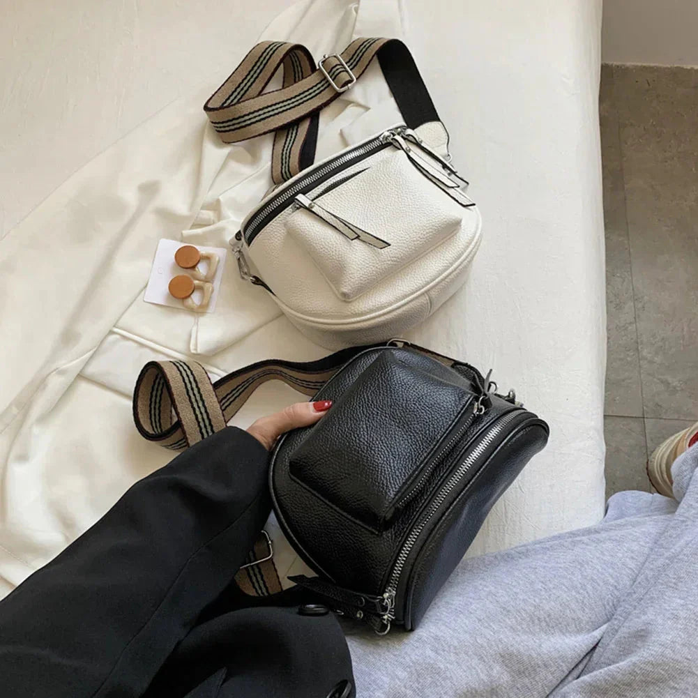 Bolsa Feminina Urbana em Couro Sintético