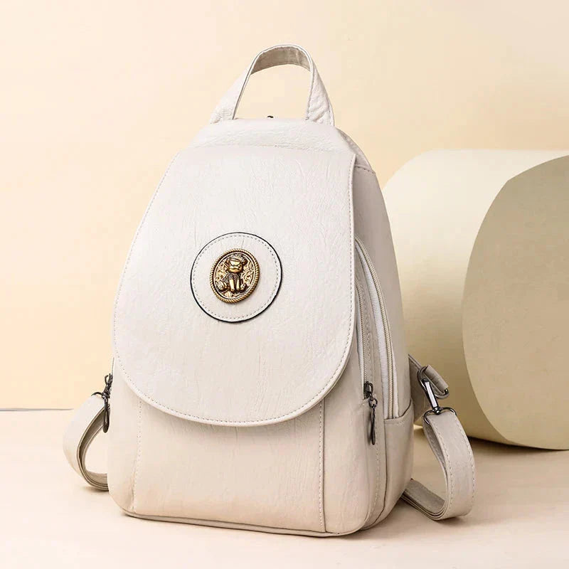 Mochila Feminina Versatta em Couro Sintético