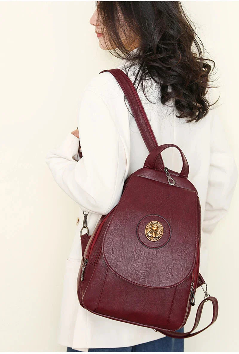 Mochila Feminina Versatta em Couro Sintético